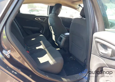 2016 Chrysler 200 Limited из США, поврежденный, VIN 1C3CCCAB3GN108782